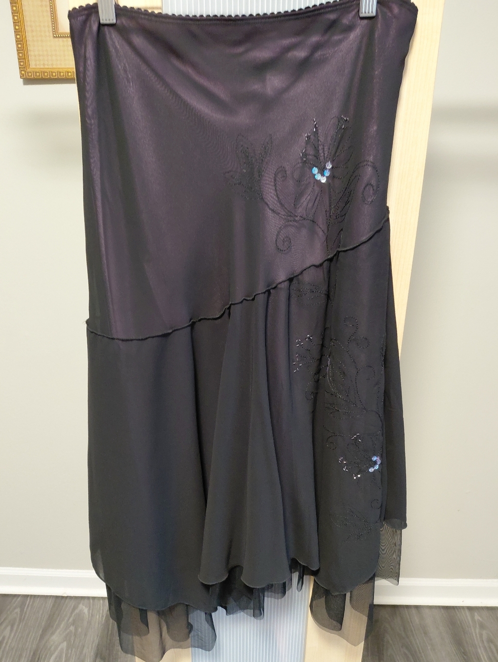 Talbots Black Asymmetrical Lined Skirt W/Embroidered Sequin Accents Elastic Band